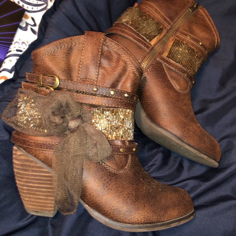 Boots perfect for fall 🍂